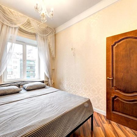 Apartments With 3 Rooms Near Palace Ukraine Kiev Eksteriør bilde