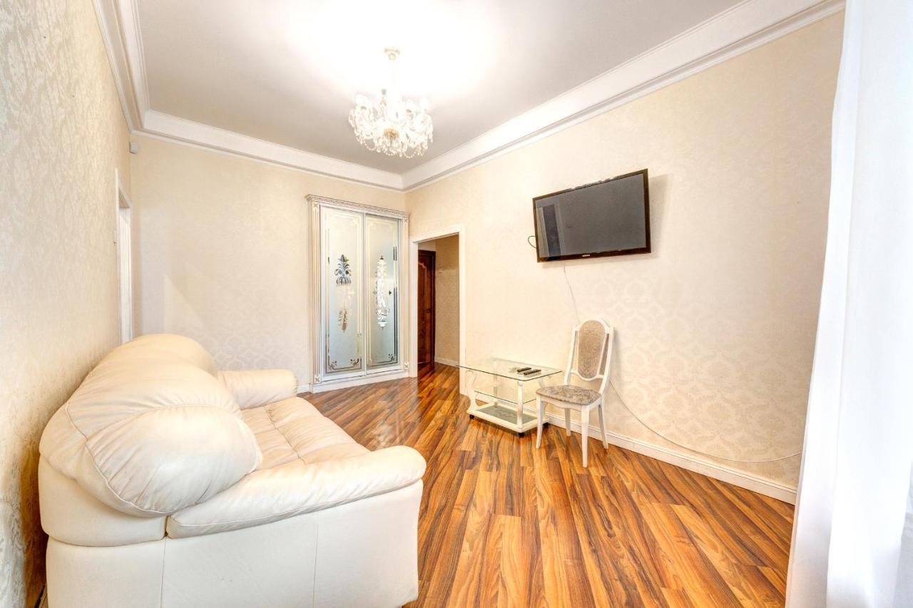 Apartments With 3 Rooms Near Palace Ukraine Kiev Eksteriør bilde