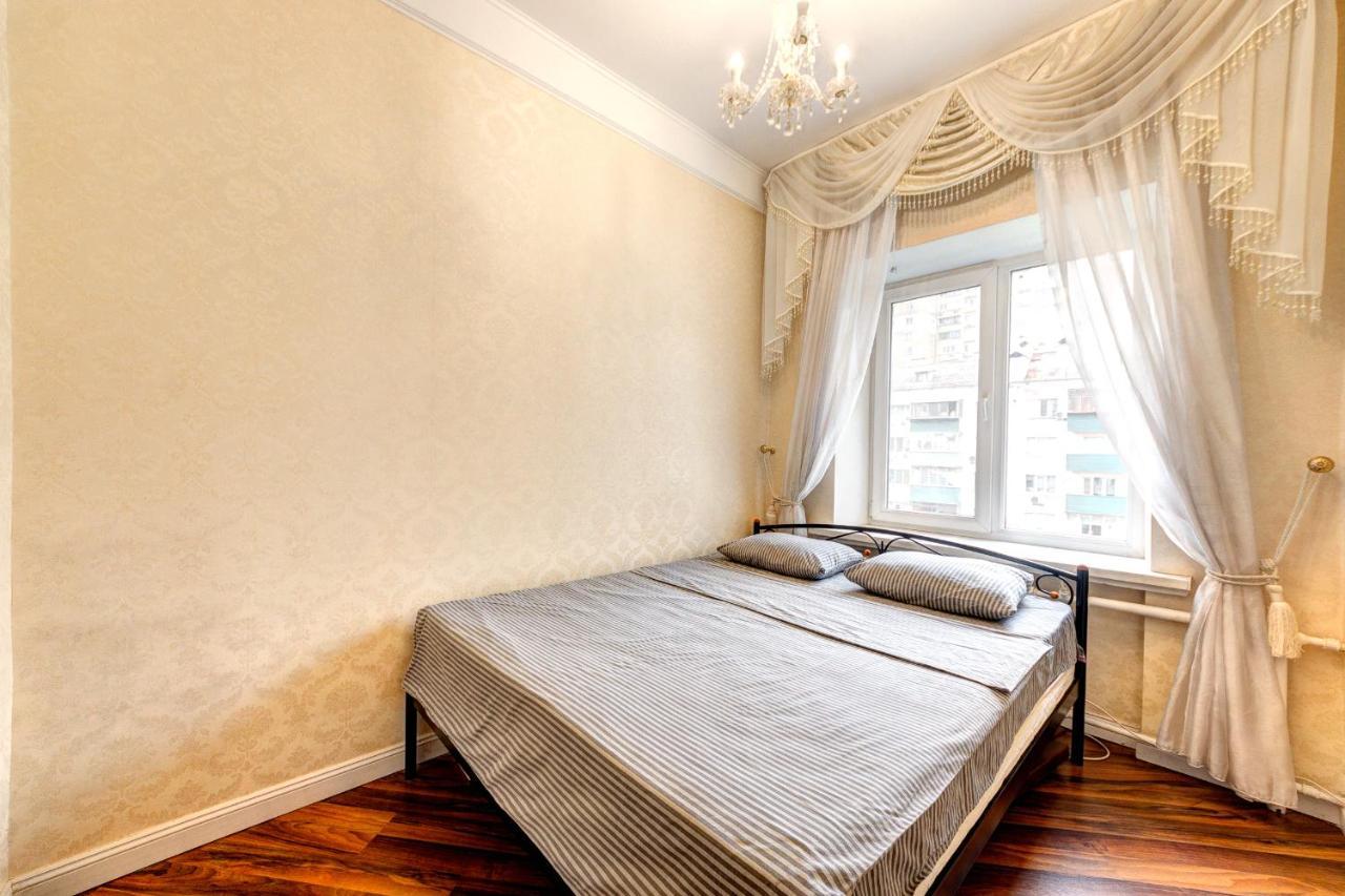 Apartments With 3 Rooms Near Palace Ukraine Kiev Eksteriør bilde