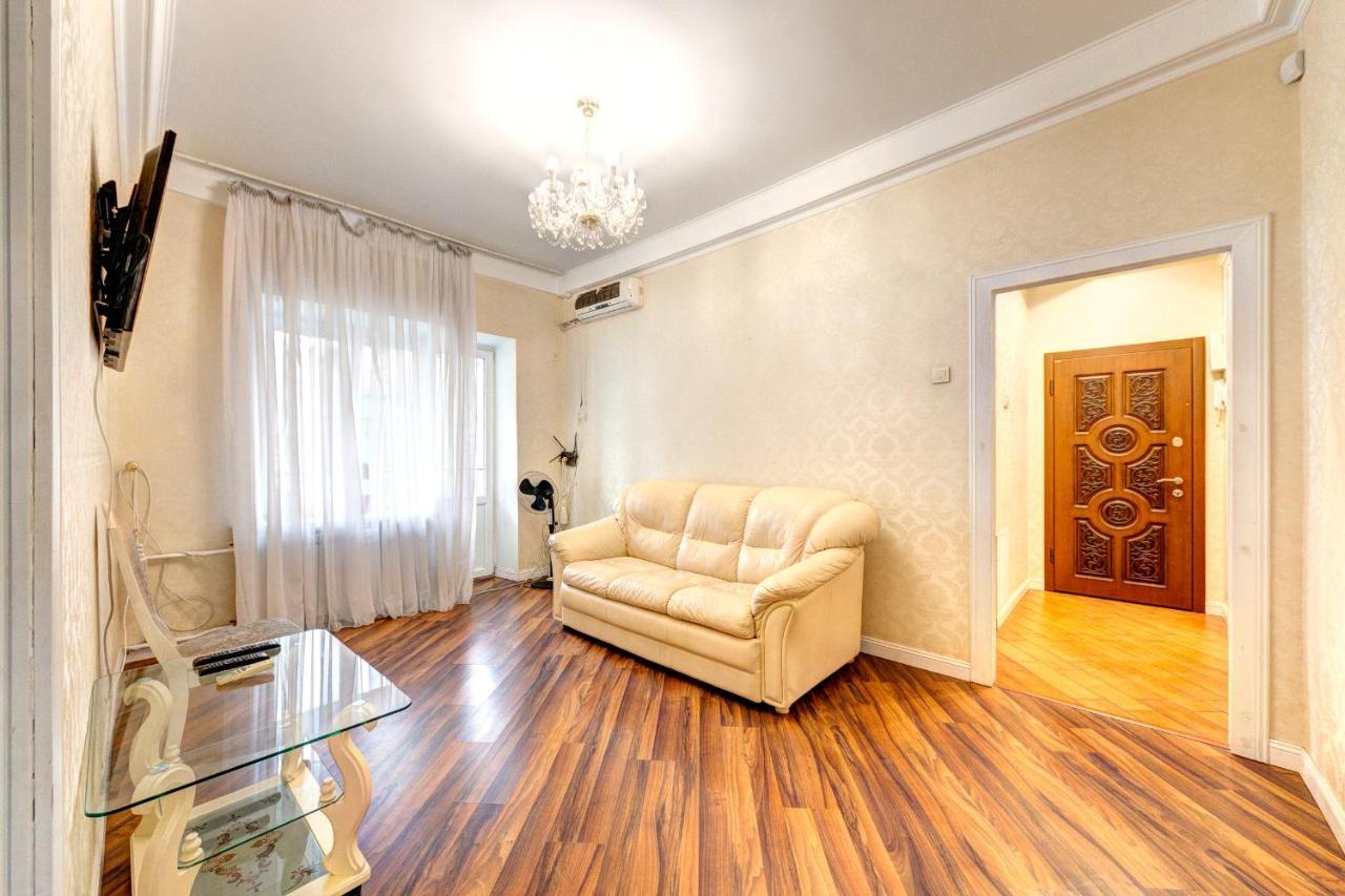 Apartments With 3 Rooms Near Palace Ukraine Kiev Eksteriør bilde