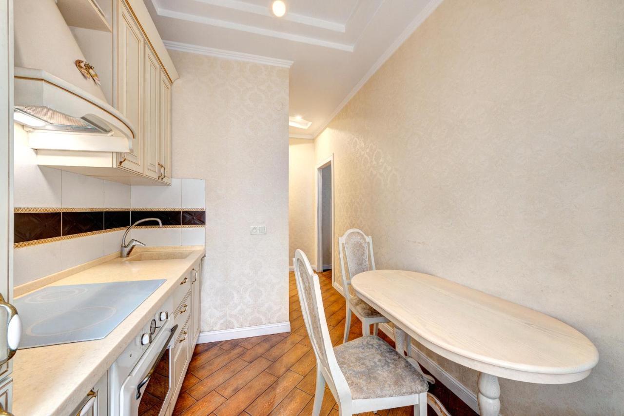 Apartments With 3 Rooms Near Palace Ukraine Kiev Eksteriør bilde